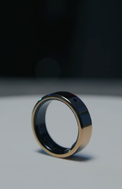 Meet the AIVELA Ring Pro 💍 — a smarter way to stay connected while keeping things simple and stylish. 🤍